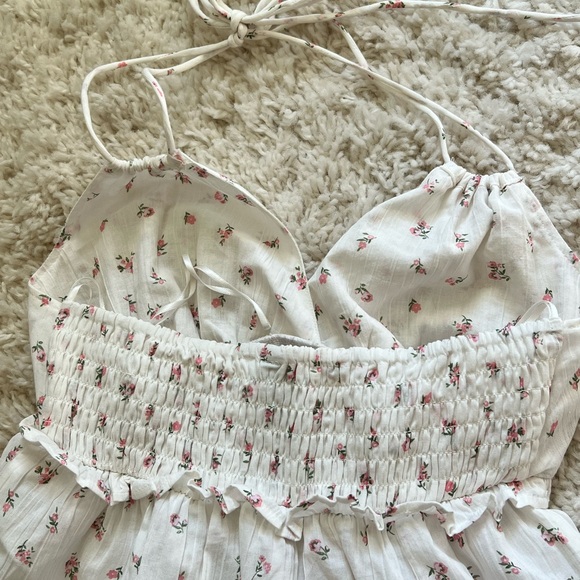 Cute Floral Halter Dress - Picture 5 of 6